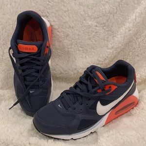 Nike Air Max. Size 8